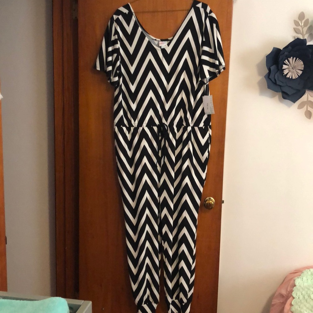 Black And white Chevron lularoe Xoe 2xl BNWT